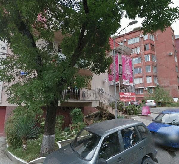 Банкомат ЮГ-Инвестбанка по адресу улица Пирогова 10