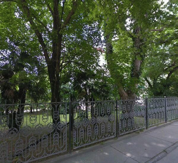 Банкомат Сбербанка России по адресу улица Ялтинская 4а