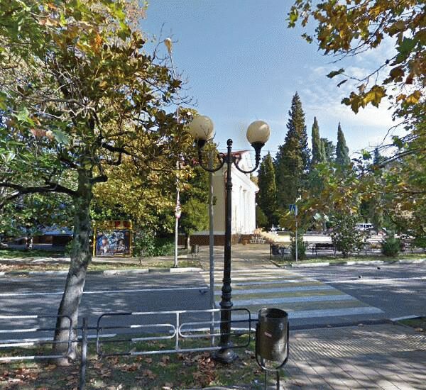 Отделение ПриватБанка по адресу улица Платановая 5